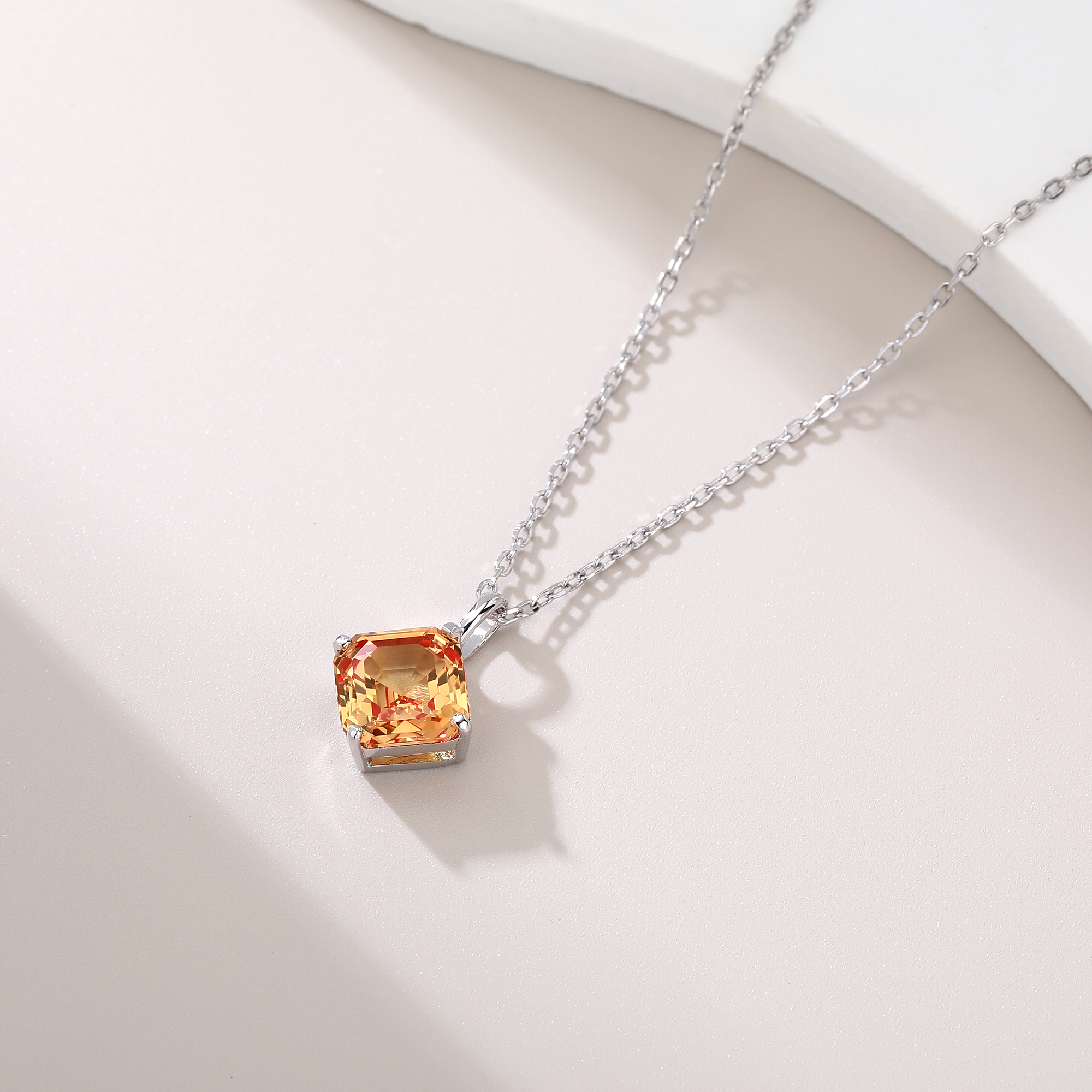 Bezel-Set Diamond-Shaped Small - Bezels Set Pendant incelemesi ve fiyatı